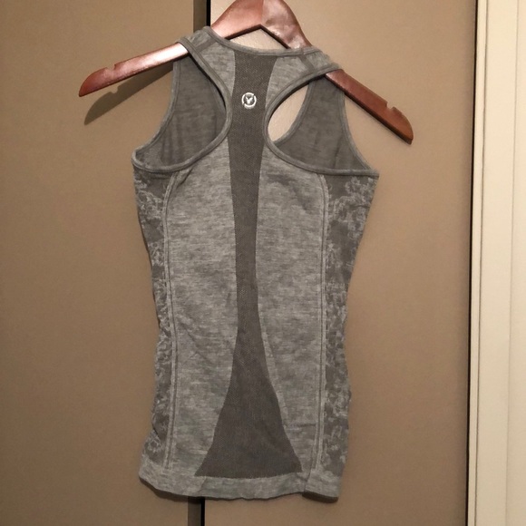 Tank top - Picture 2 of 4